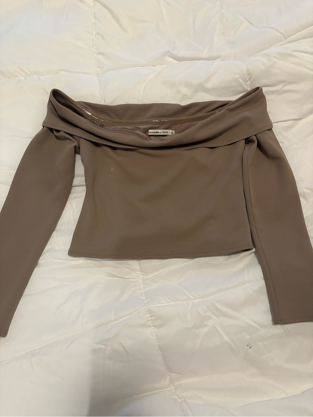 Abercrombie Off-Shoulder Long Sleeve Top in Taupe